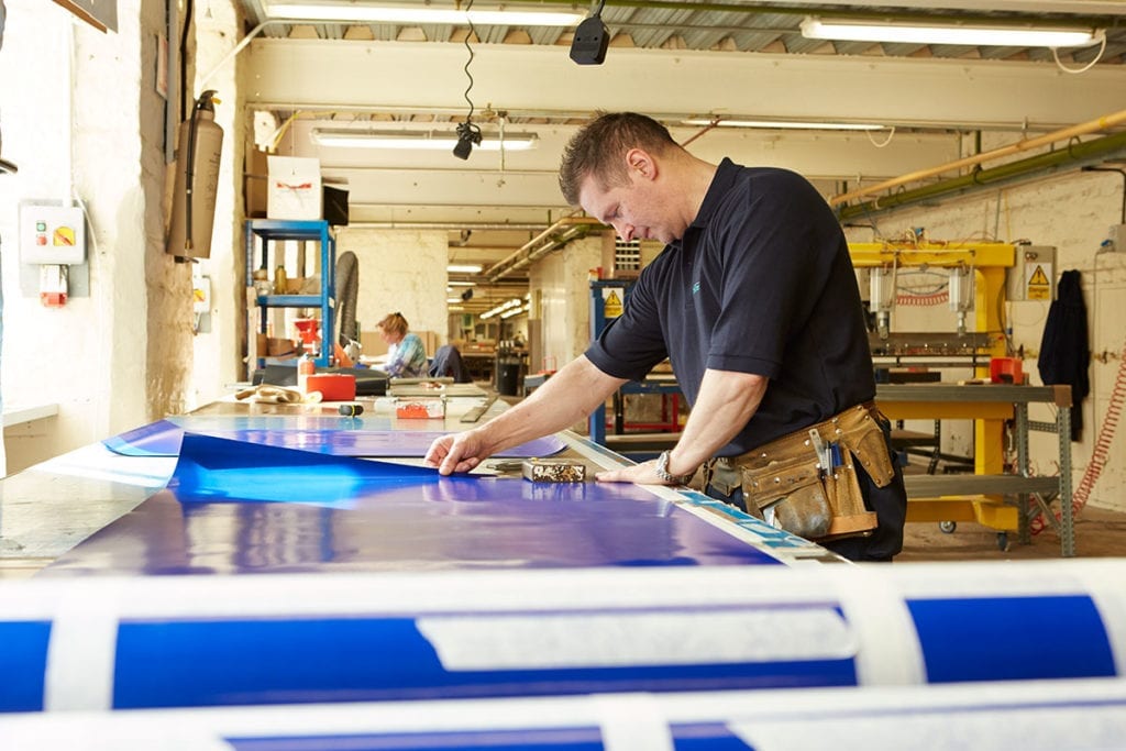 Making a silicone conveyor belt